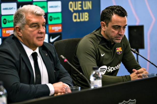 哈维今季两别巴萨，这次是被炒，塞维主帅打抱不平